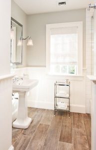 26 Diseños de baños con pisos de madera