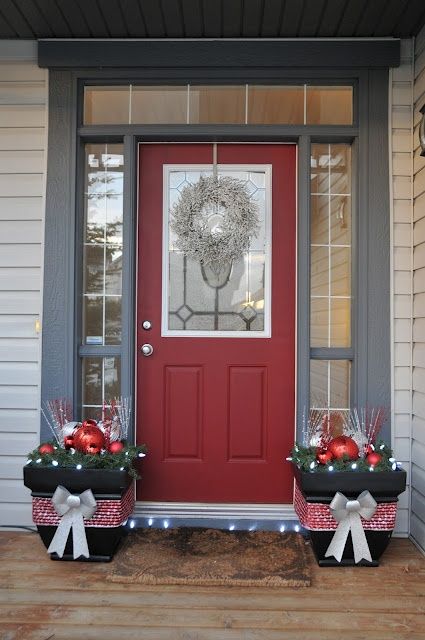 Adornos navideños elegantes para puertas