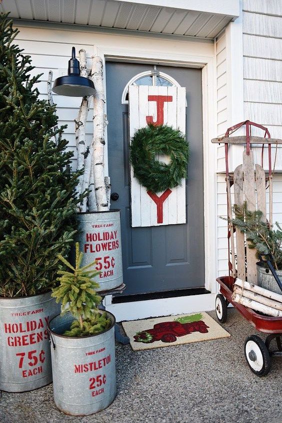 Adornos navideños rústicos para puertas