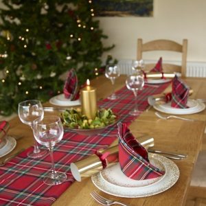 Decora tu Hogar con Cuadros Escoceses en esta Navidad