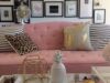 Decoración para tu sala con sofá en color rosa