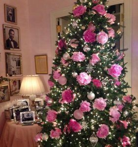  Decoración de Navidad con Flores… Una nueva alternativa para decorar los Pinos Navideños