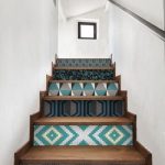 decoracion de escaleras con tapiz