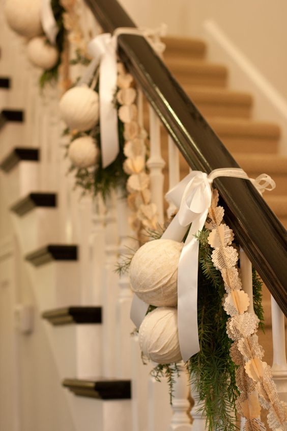 Ideas para decorar las escaleras de tu casa esta navidad  2022 - 2023