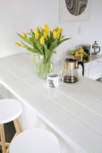 azulejos minimalistas para encimeras de la cocina