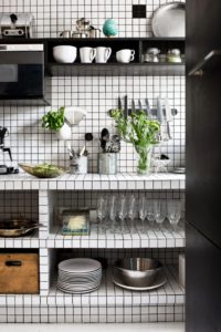 barras de cocina con azulejo tonos claros