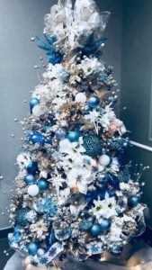 decoracion navideña en color azul