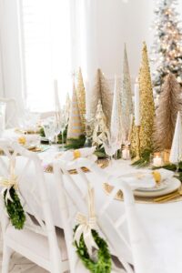 Centros de mesa navideños en color blanco con dorado
