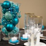 Mesa para la cena navideña en azul turquesa