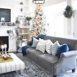 Decoración de sala en navidad color azul y plata
